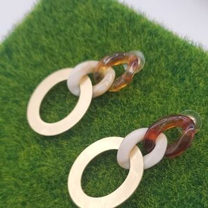 Mob Wife Elegant Gold Tone Hoop Link Earrings E441